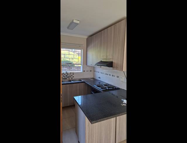 2 bed property to rent in HONEYDEW RIDGE
